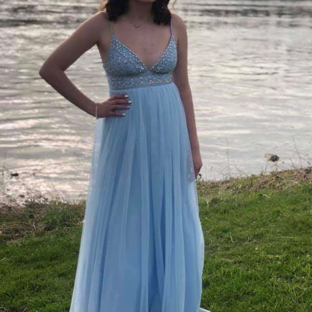 Prom dress worn once baby blue size 3